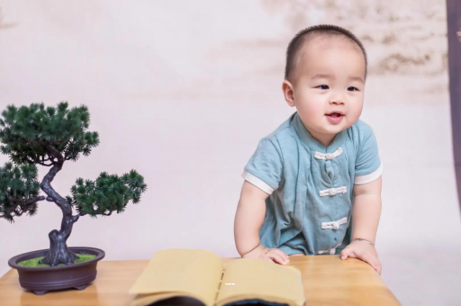 安丘宝宝爱吐奶是什么原因